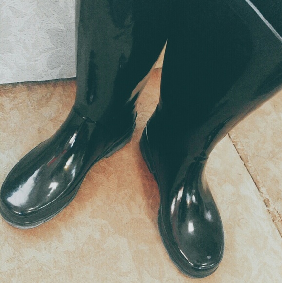 Towne by London Fog Rain Boots - Picture 2 of 3